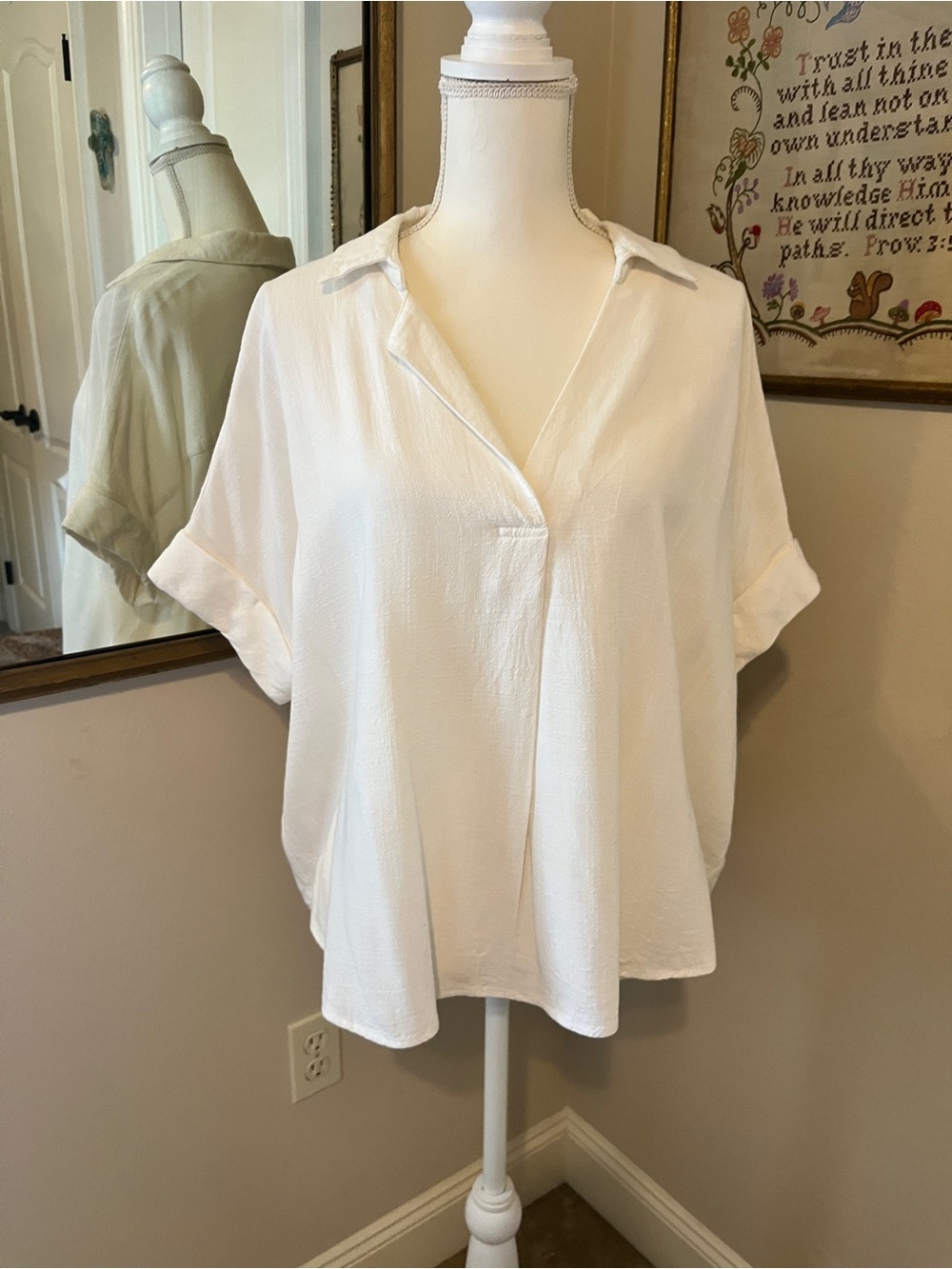 Mod Ref White Short-Sleeve Oversized Button-Down Top